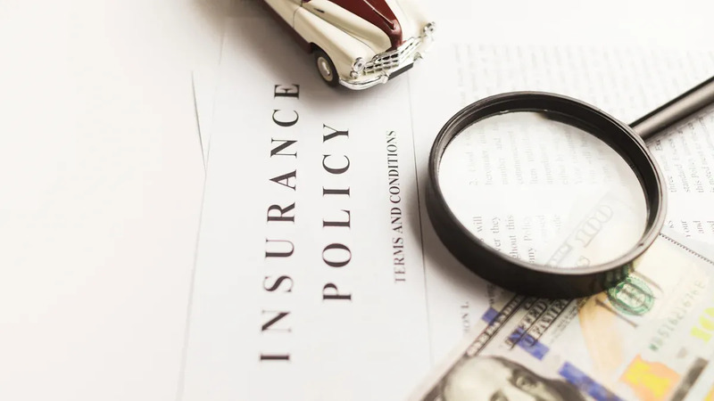 紧急出口标志的最新合规指南是什么？